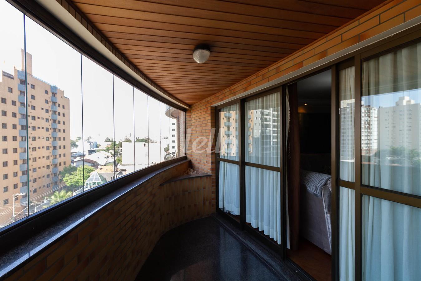 SACADA de Apartamento à venda, Padrão com 248 m², 3 quartos e 4 vagas em Santo Antônio - São Caetano do Sul