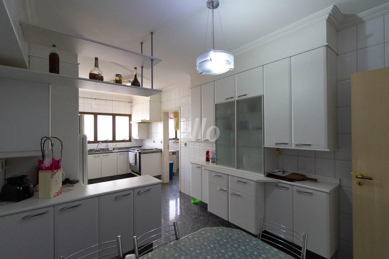 COZINHA de Apartamento à venda, Padrão com 248 m², 3 quartos e 4 vagas em Santo Antônio - São Caetano do Sul