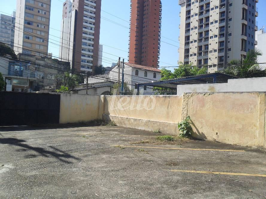 TERRENO de Área / Terreno para alugar, Padrão com 643 m², e em Pinheiros - São Paulo