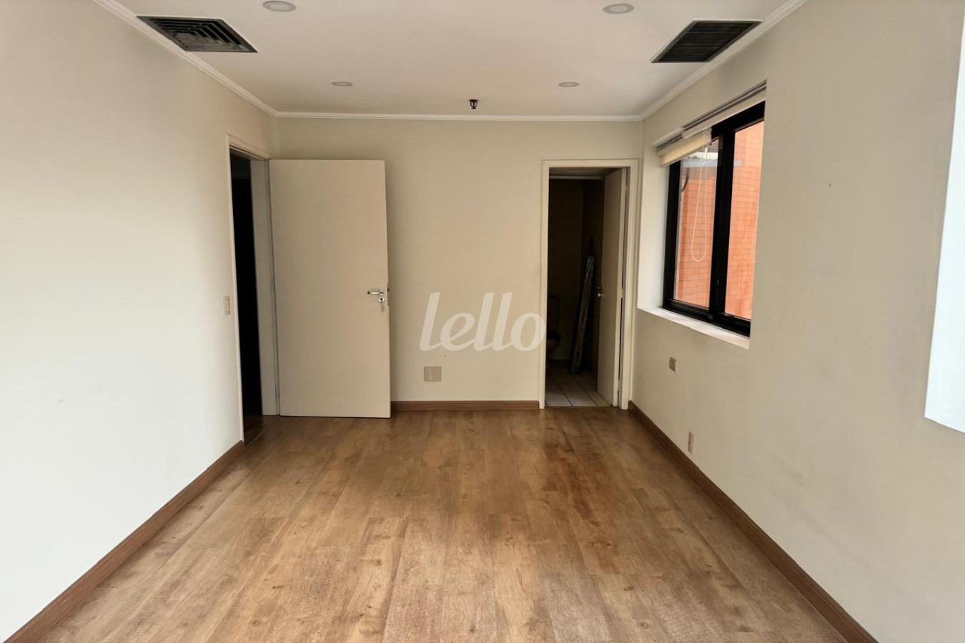 SALA de Sala / Conjunto à venda, Padrão com 54 m², e 2 vagas em Bela Vista - São Paulo