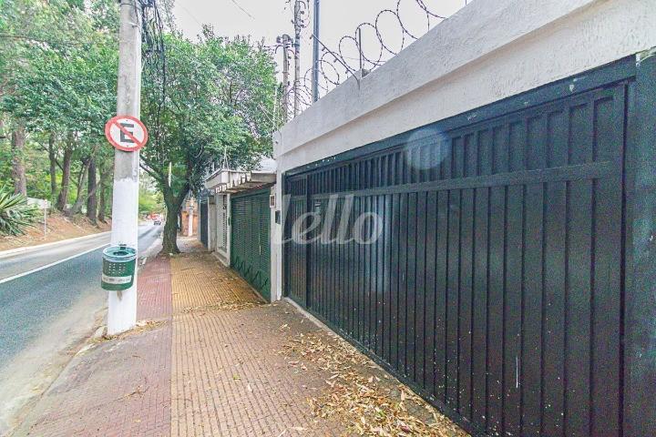 FACHADA de Casa à venda, sobrado com 167 m², 3 quartos e 2 vagas em Santo Amaro - São Paulo