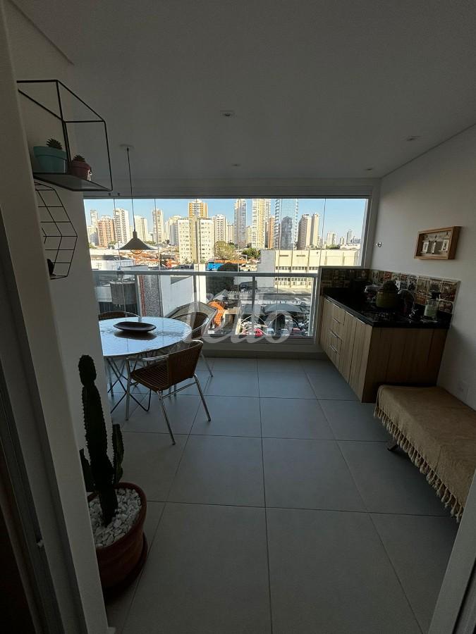 VARANDA de Apartamento à venda, Padrão com 65 m², 2 quartos e 1 vaga em Vila Gomes Cardim - São Paulo