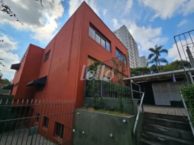 FACHADA de Prédio Comercial para alugar, Monousuário com 630 m², e em Vila Madalena - São Paulo