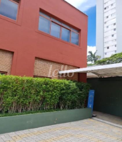 FACHADA de Prédio Comercial para alugar, Monousuário com 630 m², e em Vila Madalena - São Paulo