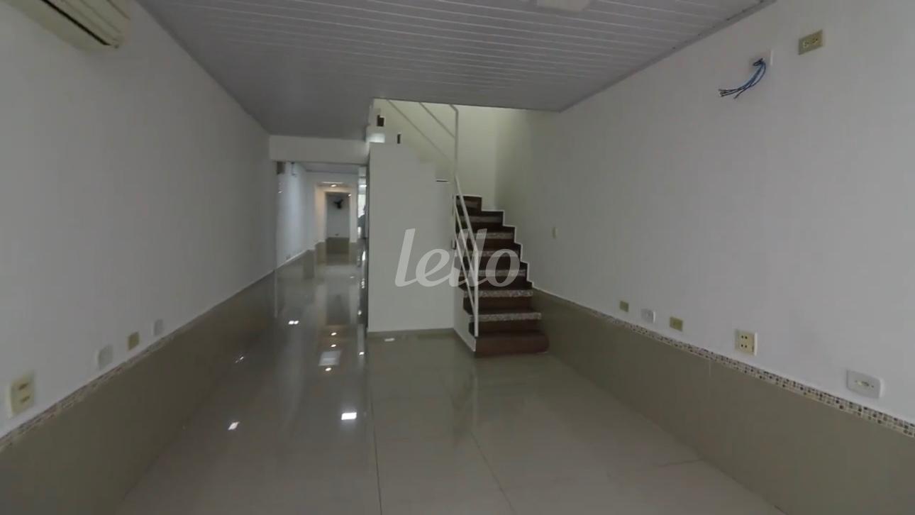 SALA de Casa à venda, sobrado com 200 m², 2 quartos e 1 vaga em Jardim Aeroporto - São Paulo