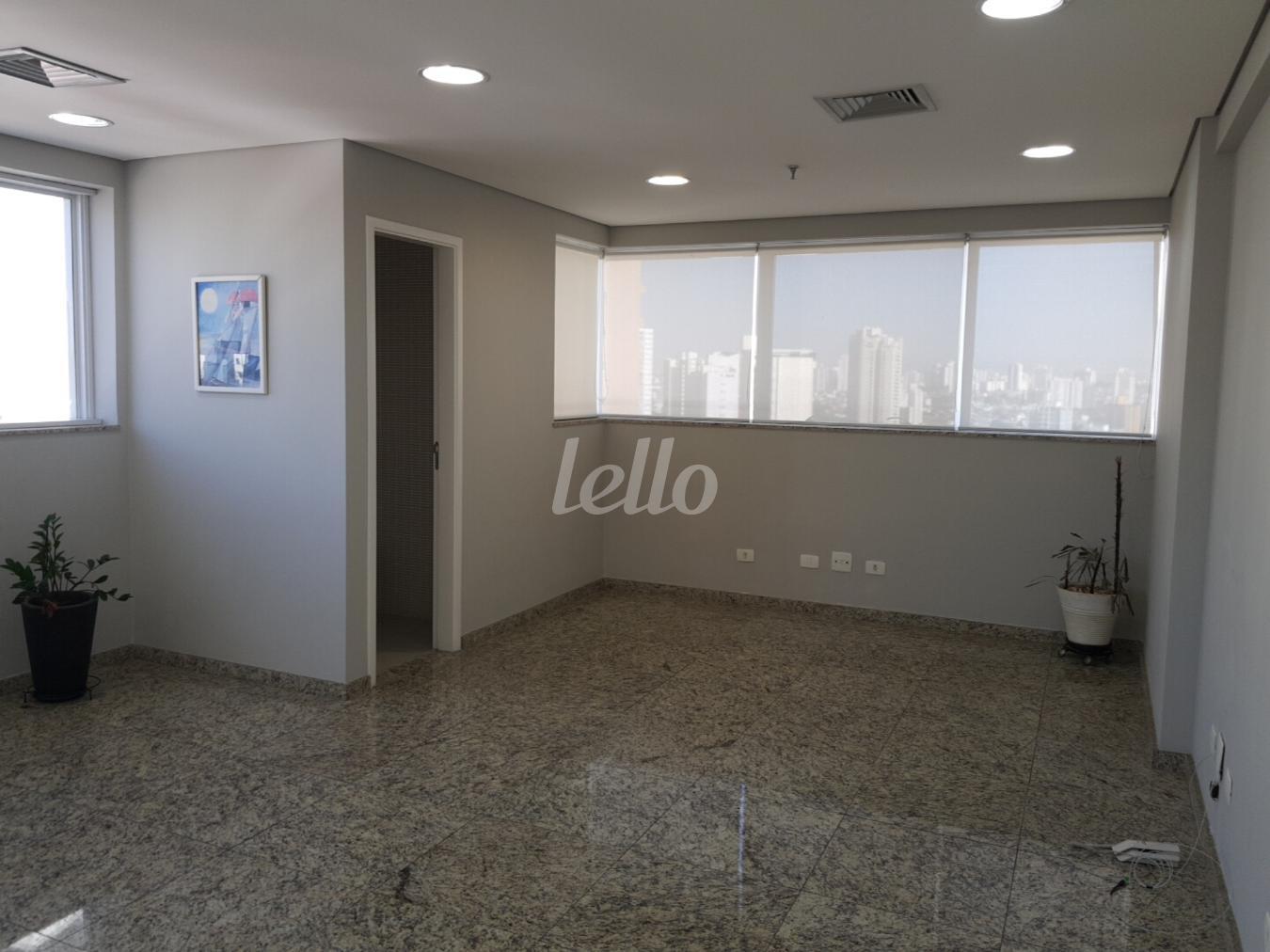 2-SALA-002.JPG de Sala / Conjunto para alugar, Padrão com 39 m², e 1 vaga em Água Fria - São Paulo