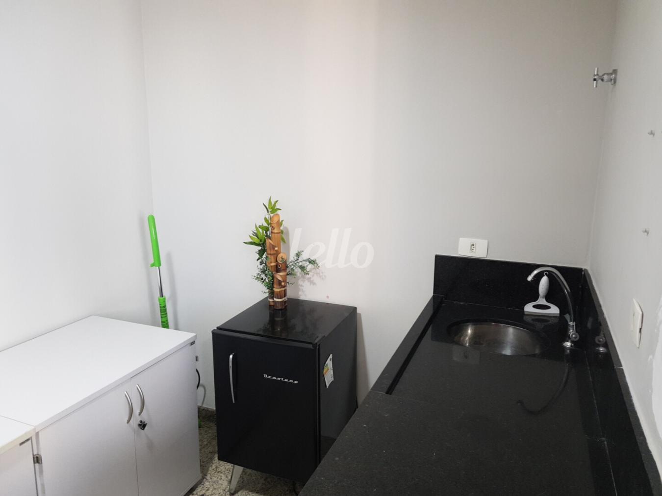 5-COZINHA-002.JPG de Sala / Conjunto para alugar, Padrão com 39 m², e 1 vaga em Água Fria - São Paulo