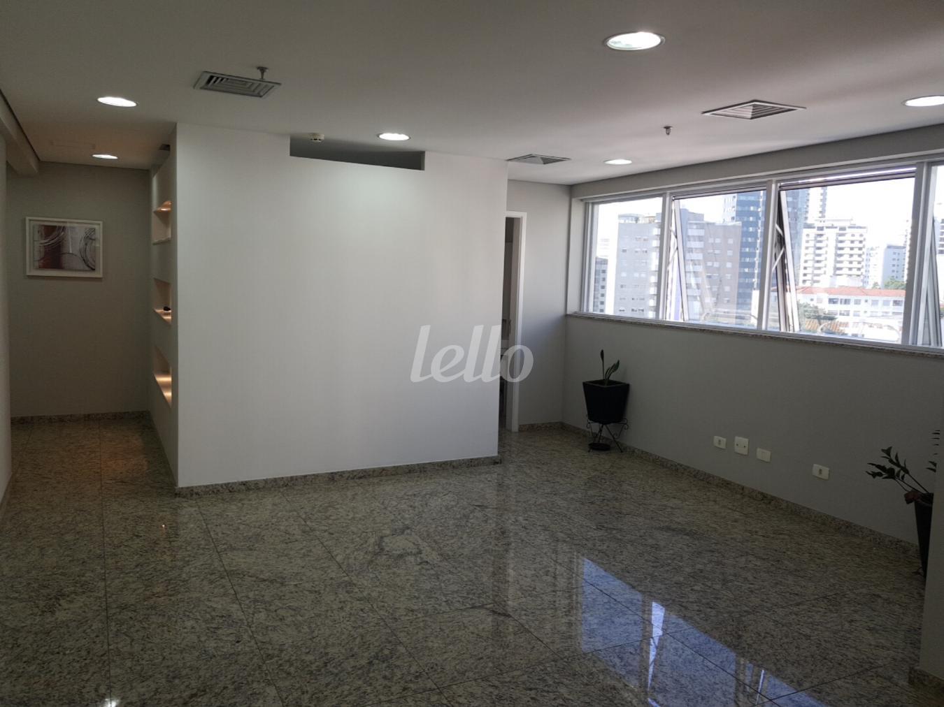 2-SALA-001.JPG de Sala / Conjunto para alugar, Padrão com 39 m², e 1 vaga em Água Fria - São Paulo