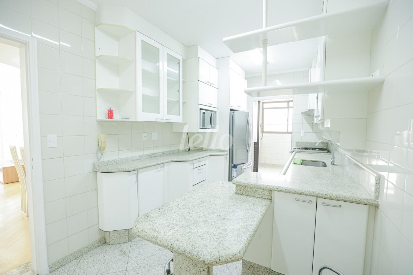 COZINHA de Apartamento para alugar, Padrão com 141 m², 3 quartos e 3 vagas em Vila Regente Feijó - São Paulo