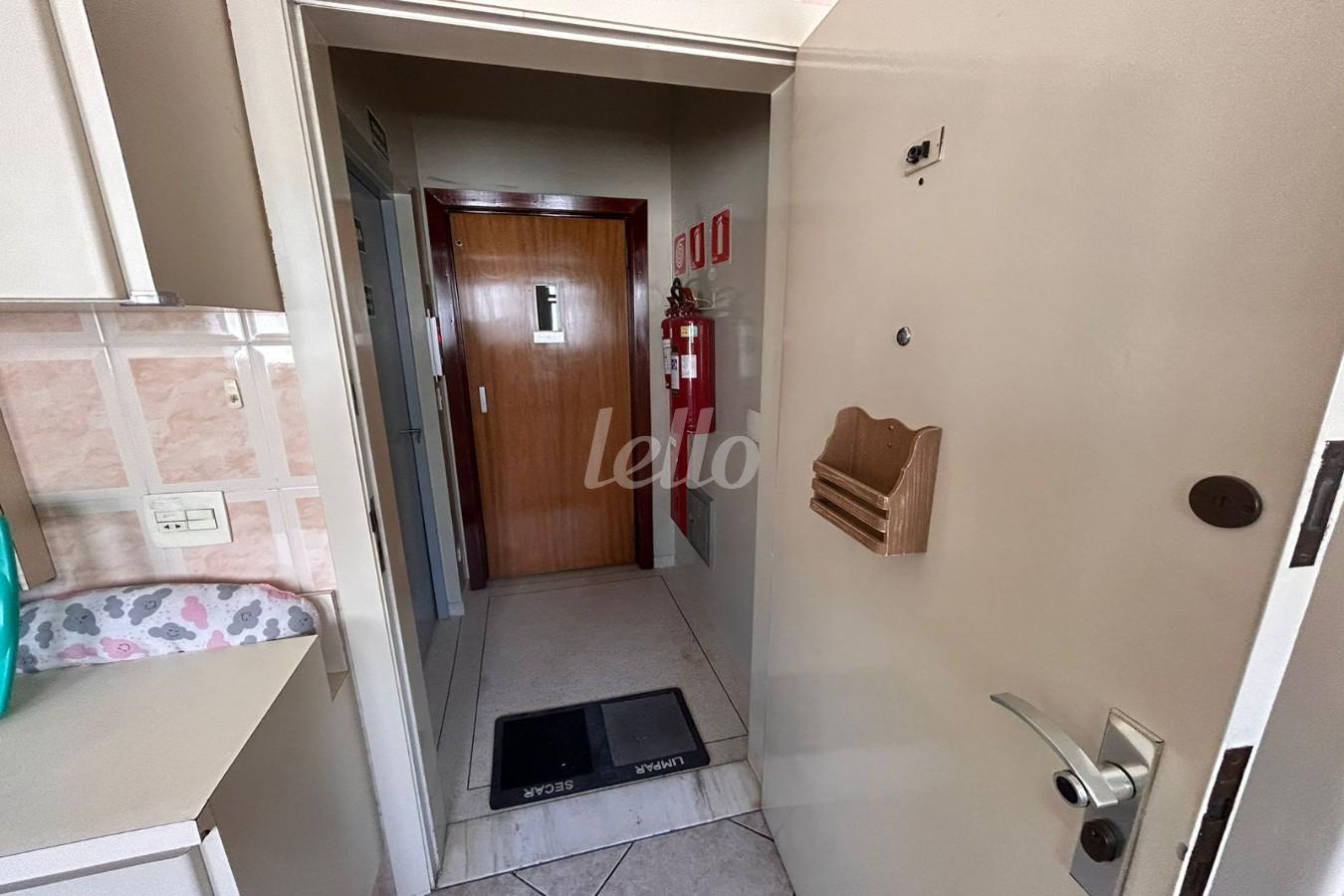 ENTRADA DE SERVIÇO de Apartamento à venda, Padrão com 191 m², 3 quartos e 3 vagas em Jardim Paulista - São Paulo