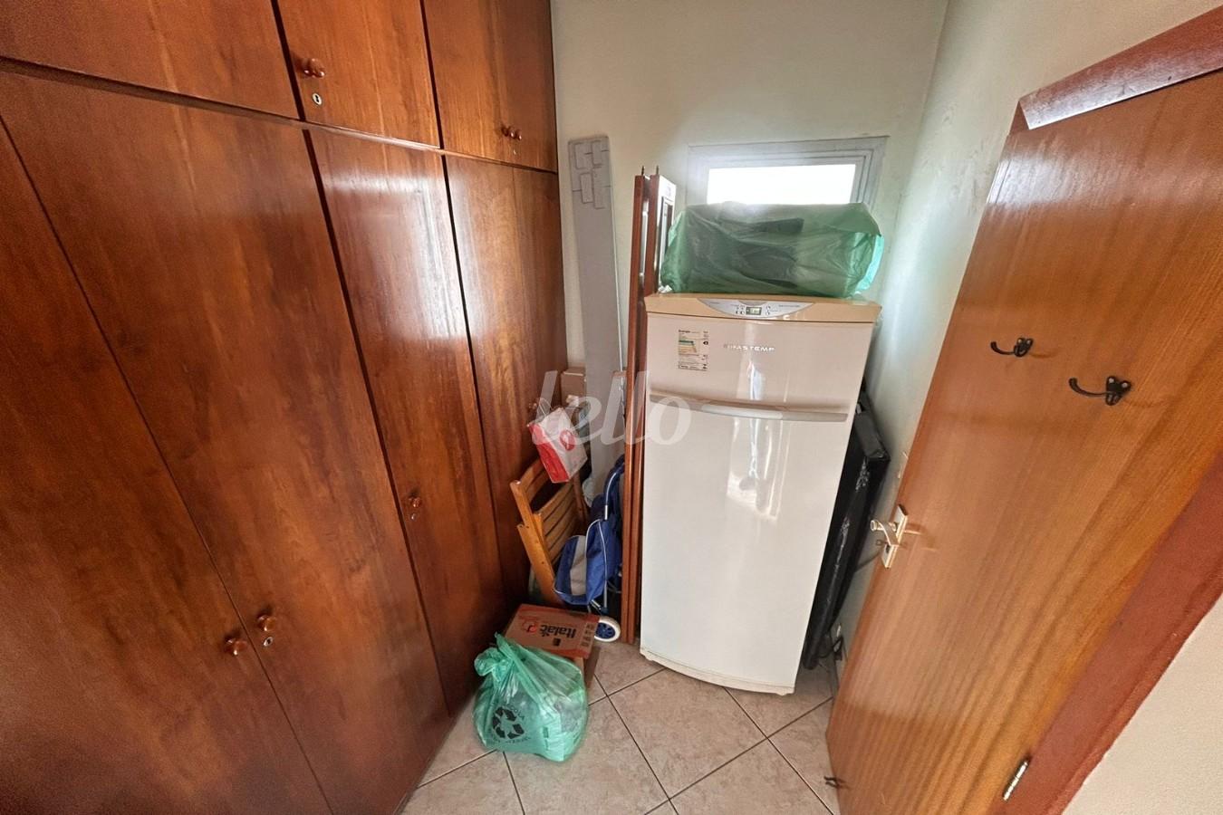 QUARTO DE SERVIÇO de Apartamento à venda, Padrão com 191 m², 3 quartos e 3 vagas em Jardim Paulista - São Paulo