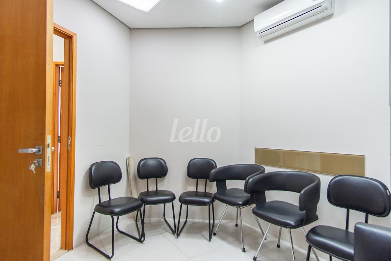 SALA 2 de Sala / Conjunto para alugar, Padrão com 33 m², e 1 vaga em Vila Gomes Cardim - São Paulo