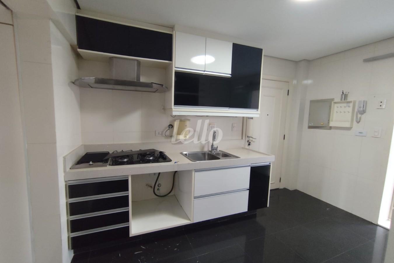 COZINHA de Apartamento para alugar, Padrão com 118 m², 3 quartos e 3 vagas em Jardim São Paulo - São Paulo