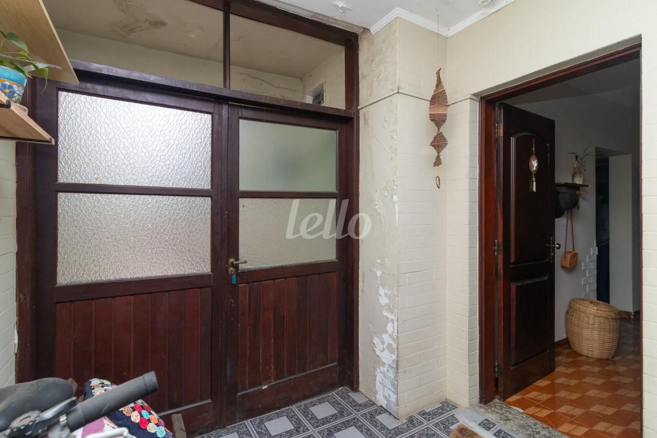 ENTRADA de Casa à venda, térrea com 153 m², 4 quartos e 2 vagas em Vila Ema - São Paulo