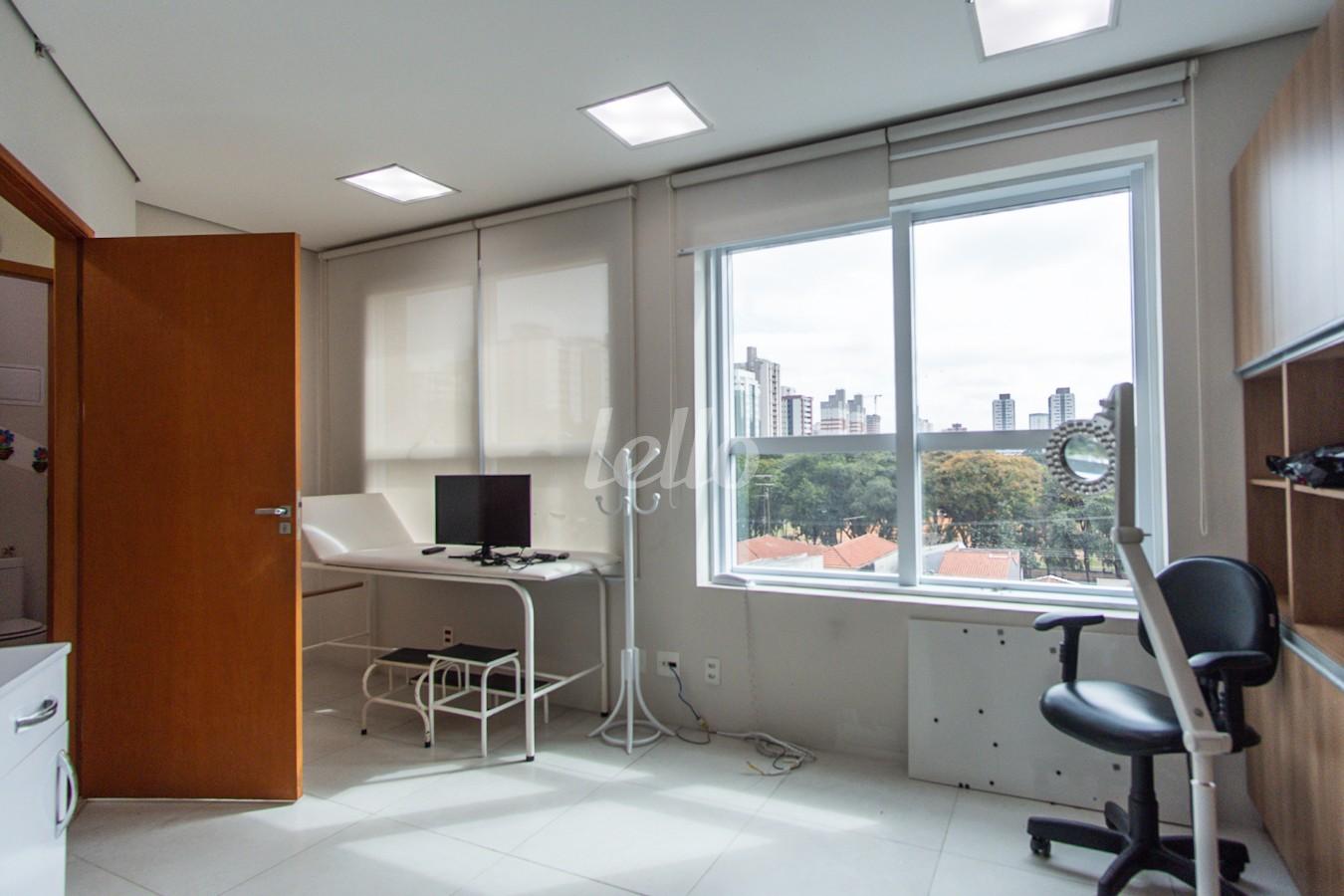 SALA de Sala / Conjunto para alugar, Padrão com 33 m², e 1 vaga em Vila Gomes Cardim - São Paulo