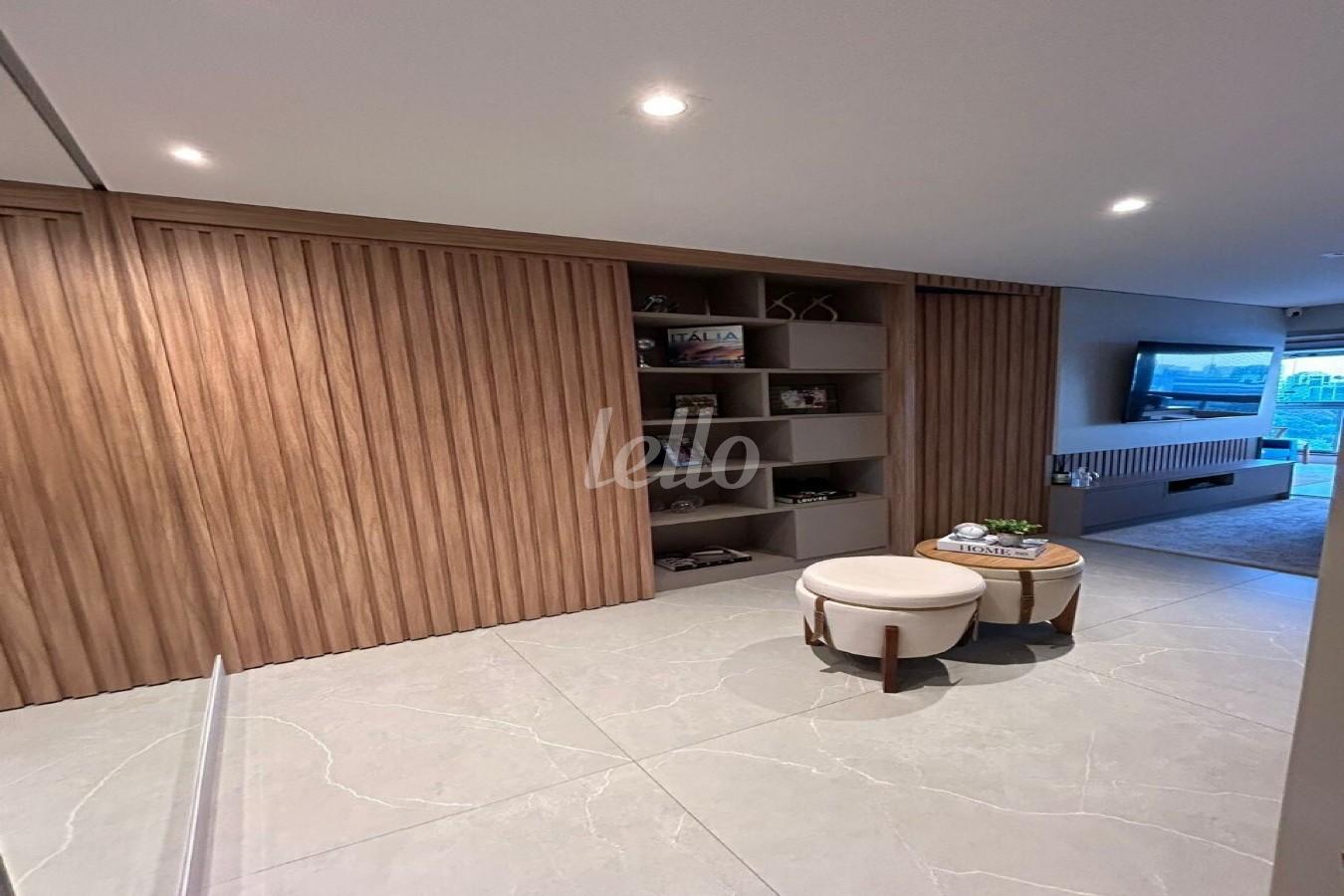 SALA de Apartamento à venda, Padrão com 101 m², 3 quartos e 2 vagas em Vila Mariana - São Paulo