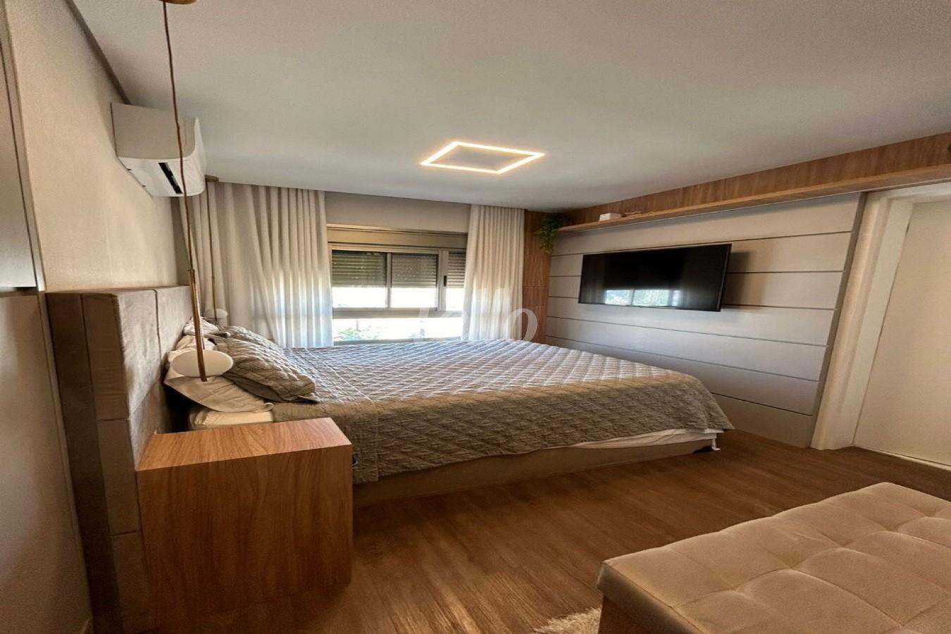 DORMITÓRIO de Apartamento à venda, Padrão com 101 m², 3 quartos e 2 vagas em Vila Mariana - São Paulo