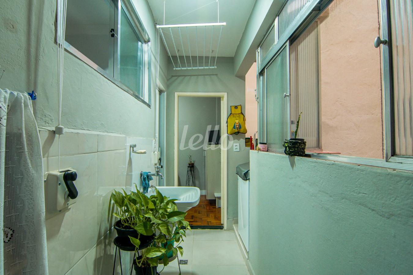 AREA DE SERVICO de Apartamento à venda, Padrão com 77 m², 2 quartos e 1 vaga em Vila Buarque - São Paulo