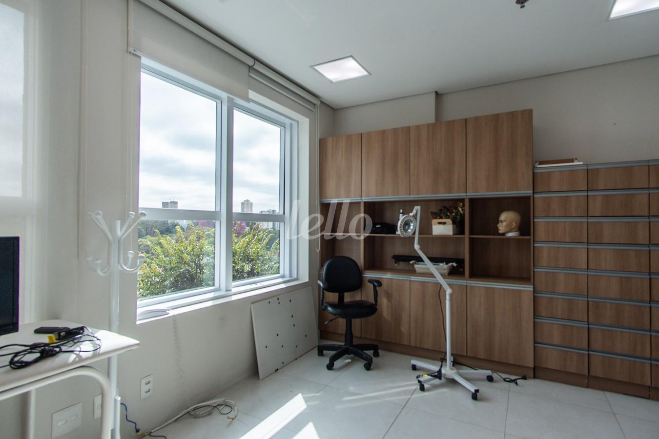 SALA de Sala / Conjunto para alugar, Padrão com 33 m², e 1 vaga em Vila Gomes Cardim - São Paulo