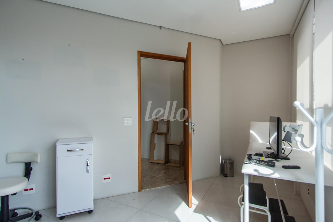 SALA de Sala / Conjunto para alugar, Padrão com 33 m², e 1 vaga em Vila Gomes Cardim - São Paulo