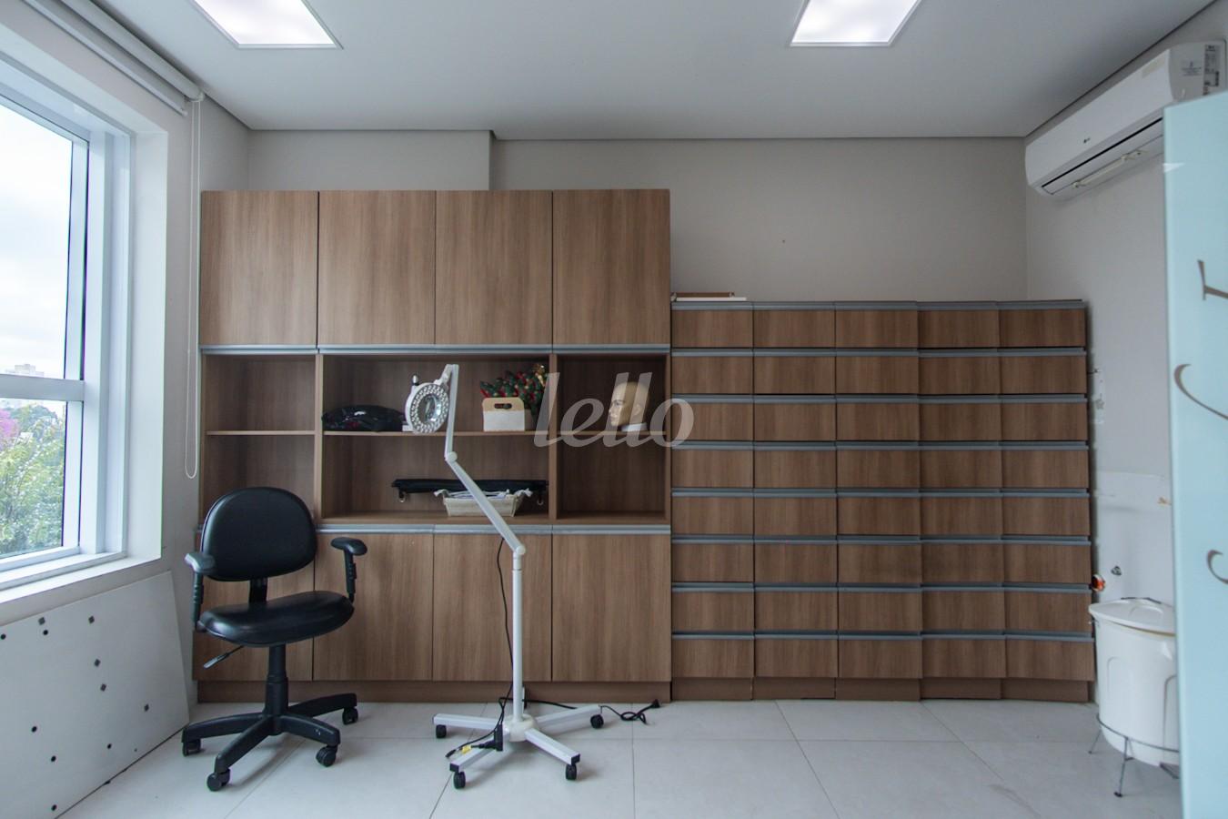 SALA de Sala / Conjunto para alugar, Padrão com 33 m², e 1 vaga em Vila Gomes Cardim - São Paulo