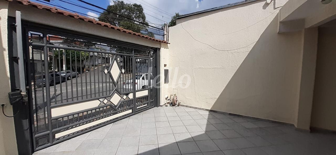 GARAGEM 1 de Casa à venda, assobradada com 183 m², 3 quartos e 3 vagas em Parque Casa de Pedra - São Paulo