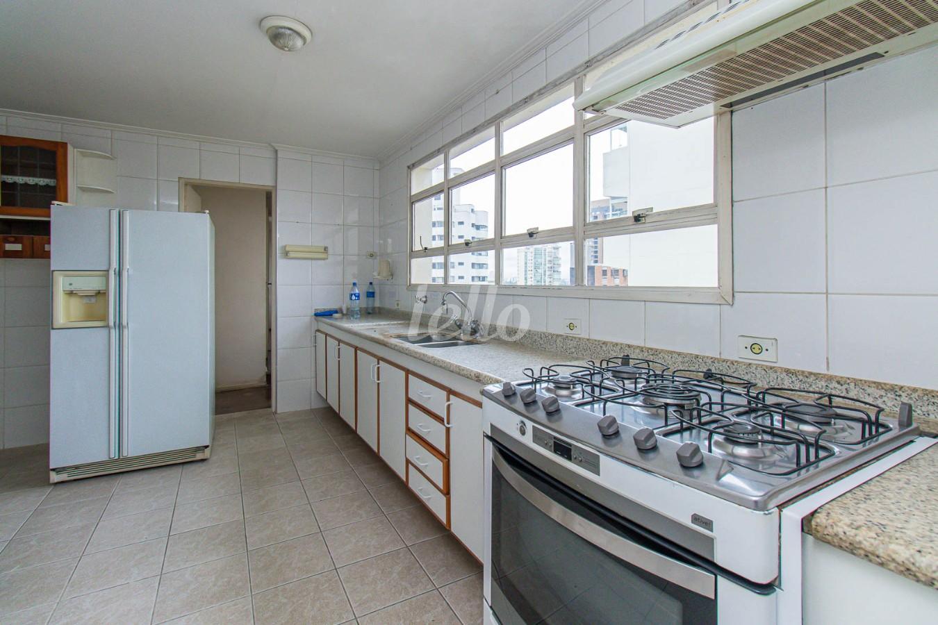 07COZINHA_004 de Apartamento à venda, Padrão com 203 m², 4 quartos e 2 vagas em Brooklin Novo - São Paulo