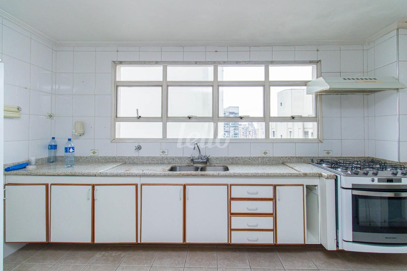 07COZINHA_003 de Apartamento à venda, Padrão com 203 m², 4 quartos e 2 vagas em Brooklin Novo - São Paulo