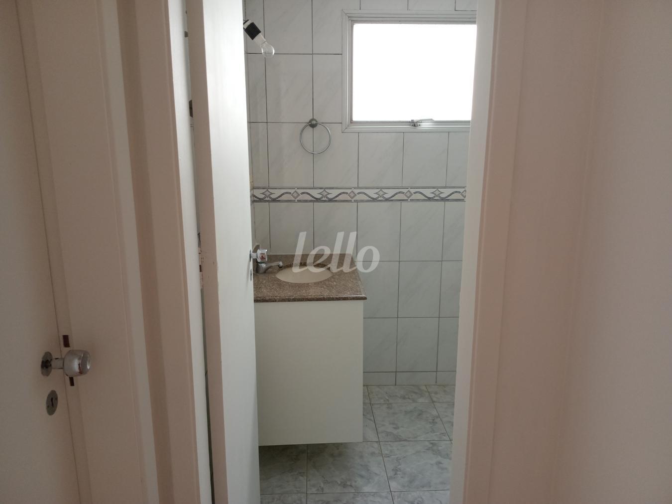 3-BANHEIRO-001.JPG de Apartamento para alugar, Padrão com 40 m², 1 quarto e 1 vaga em Vila Clementino - São Paulo