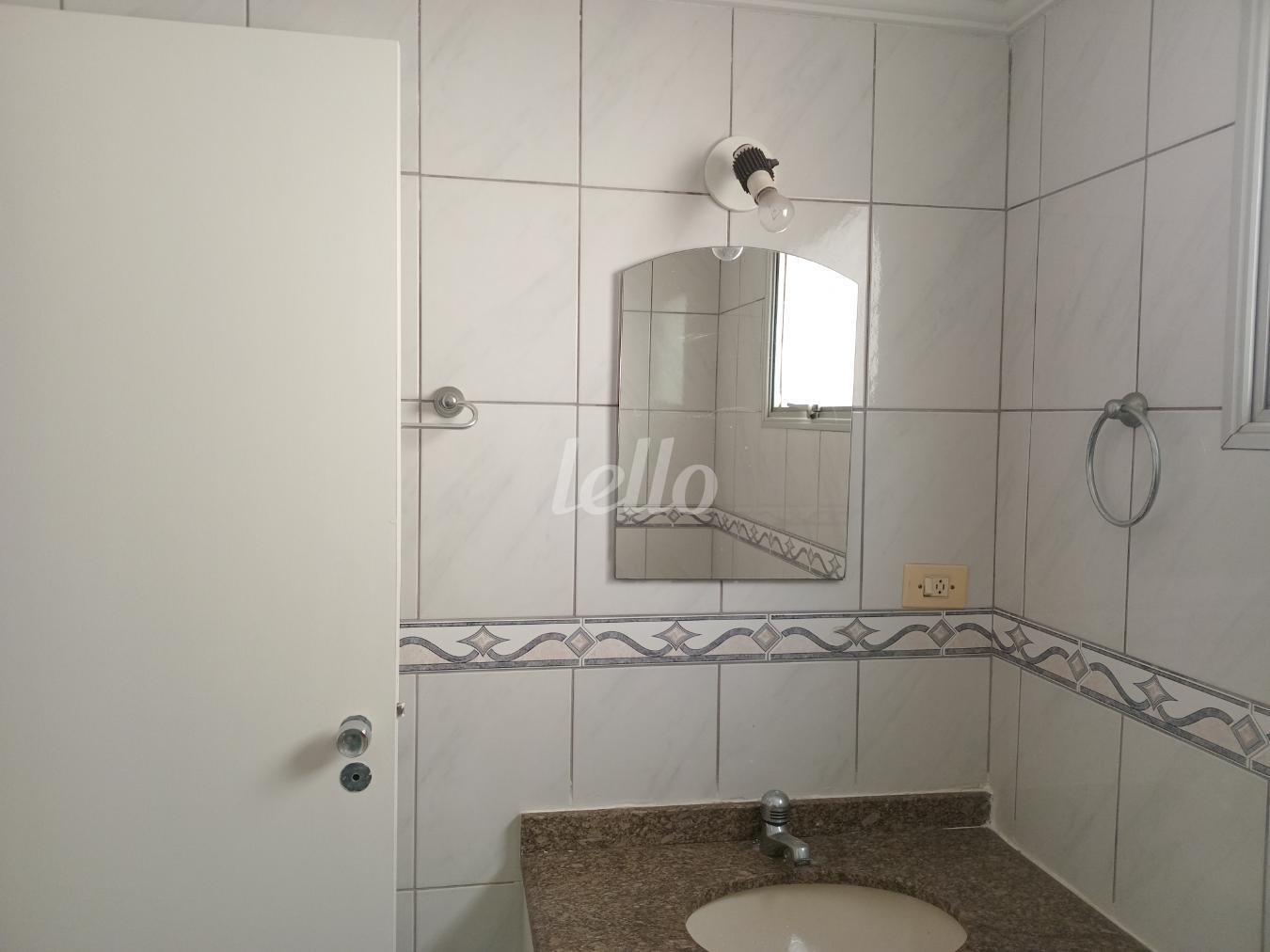 3-BANHEIRO-003.JPG de Apartamento para alugar, Padrão com 40 m², 1 quarto e 1 vaga em Vila Clementino - São Paulo