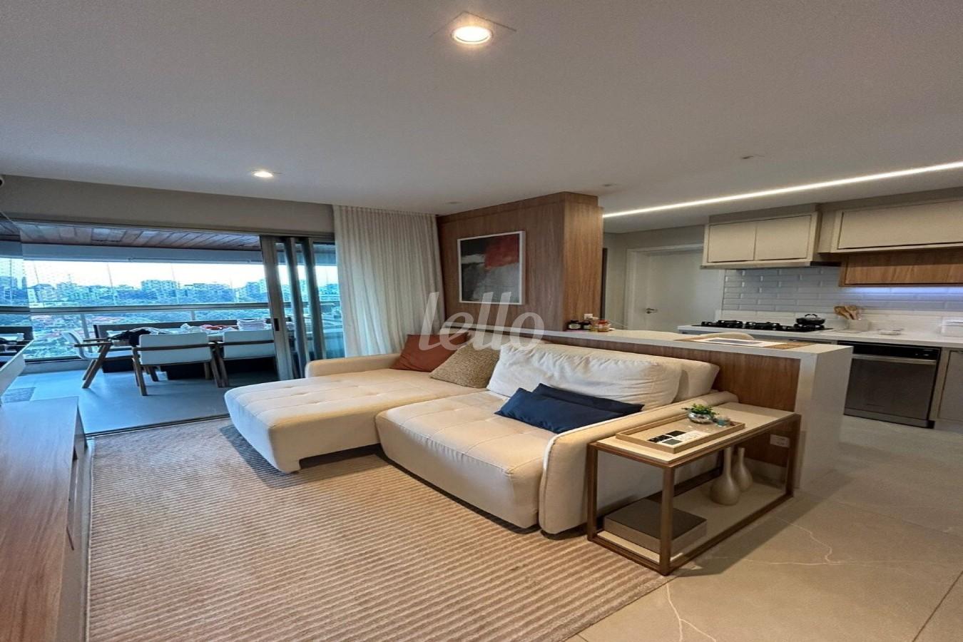 SALA de Apartamento à venda, Padrão com 101 m², 3 quartos e 2 vagas em Vila Mariana - São Paulo