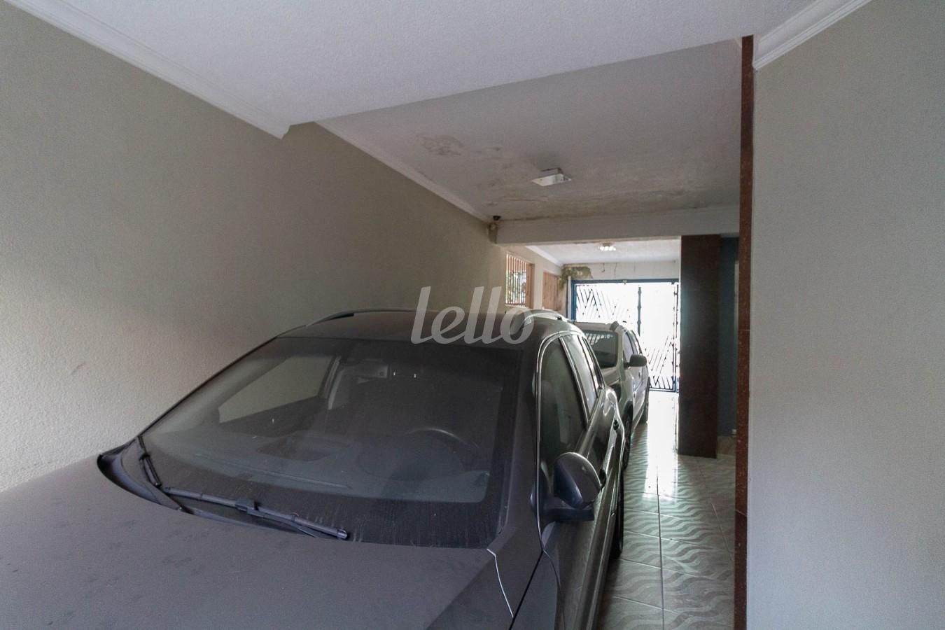 GARAGEM de Casa para alugar, sobrado com 240 m², 6 quartos e 6 vagas em Tatuapé - São Paulo