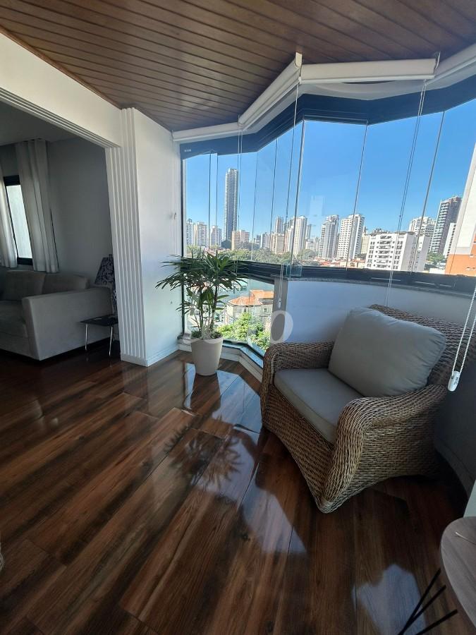 SACADA de Apartamento à venda, Padrão com 117 m², 4 quartos e 4 vagas em Vila Gomes Cardim - São Paulo