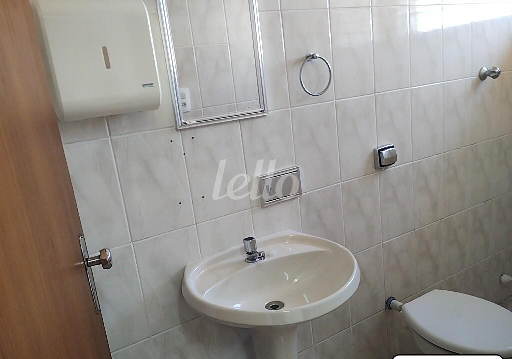 BANHEIRO de Sala / Conjunto para alugar, Padrão com 25 m², e em Vila Pires - Santo André