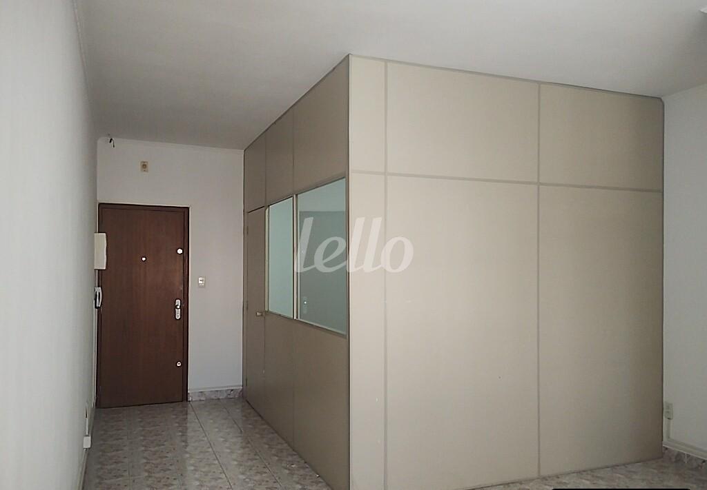 SALA de Sala / Conjunto para alugar, Padrão com 25 m², e em Vila Pires - Santo André