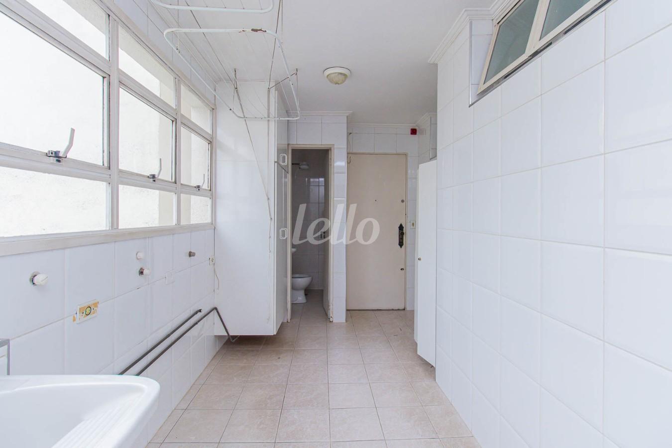 08AREA-DE-SERVICO_002 de Apartamento à venda, Padrão com 203 m², 4 quartos e 2 vagas em Brooklin Novo - São Paulo