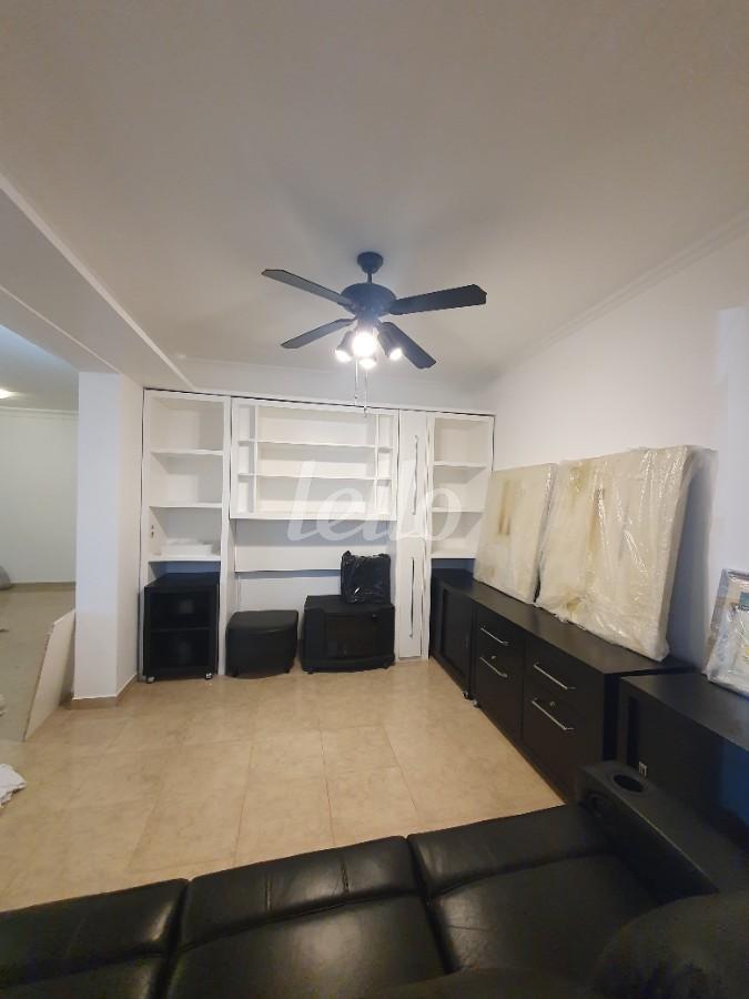 SALA de Apartamento para alugar, Padrão com 200 m², 3 quartos e 4 vagas em Campo Belo - São Paulo