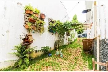 QUINTAL de Casa à venda, térrea com 140 m², 2 quartos e 3 vagas em Vila Oratório - São Paulo