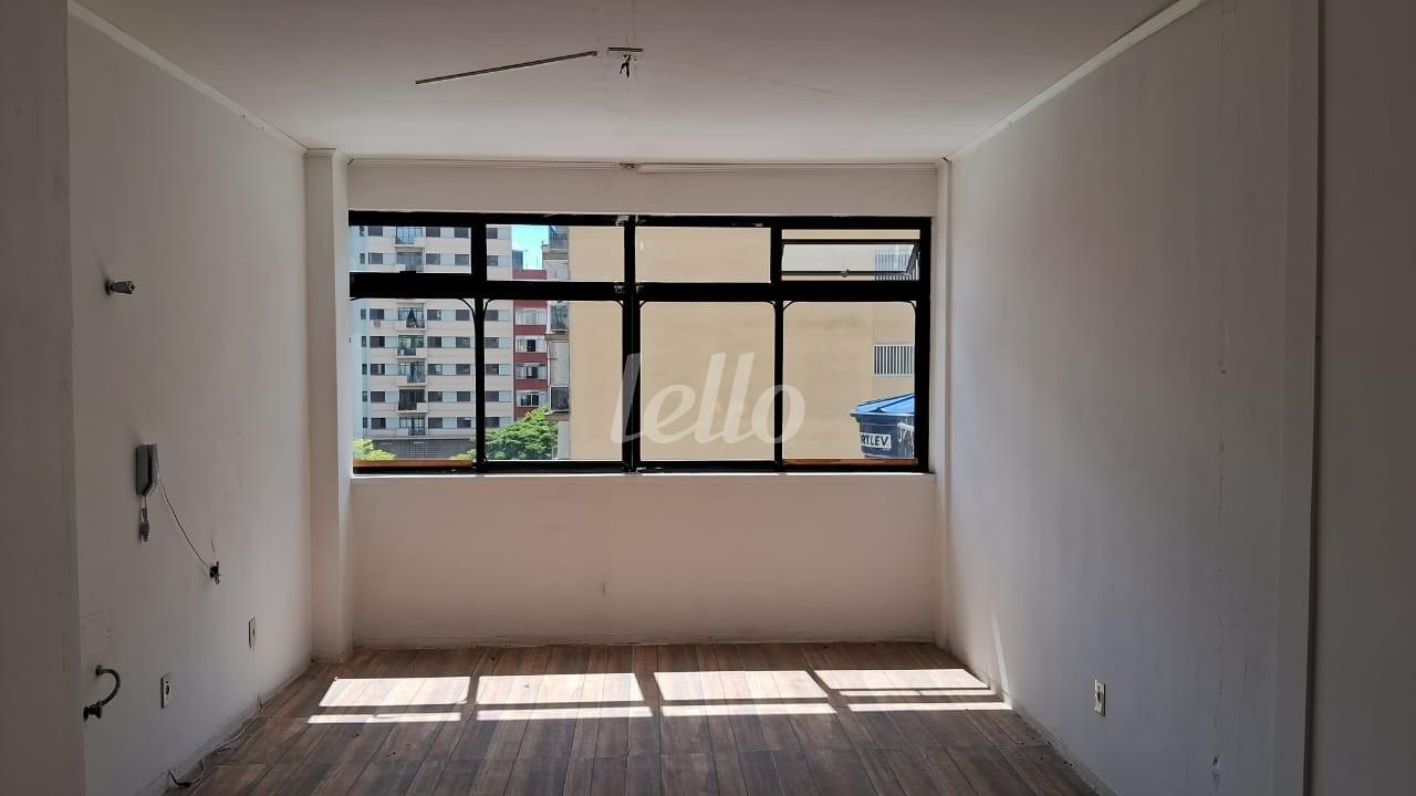 SALA de Sala / Conjunto à venda, Padrão com 20 m², e em Centro - Santo André