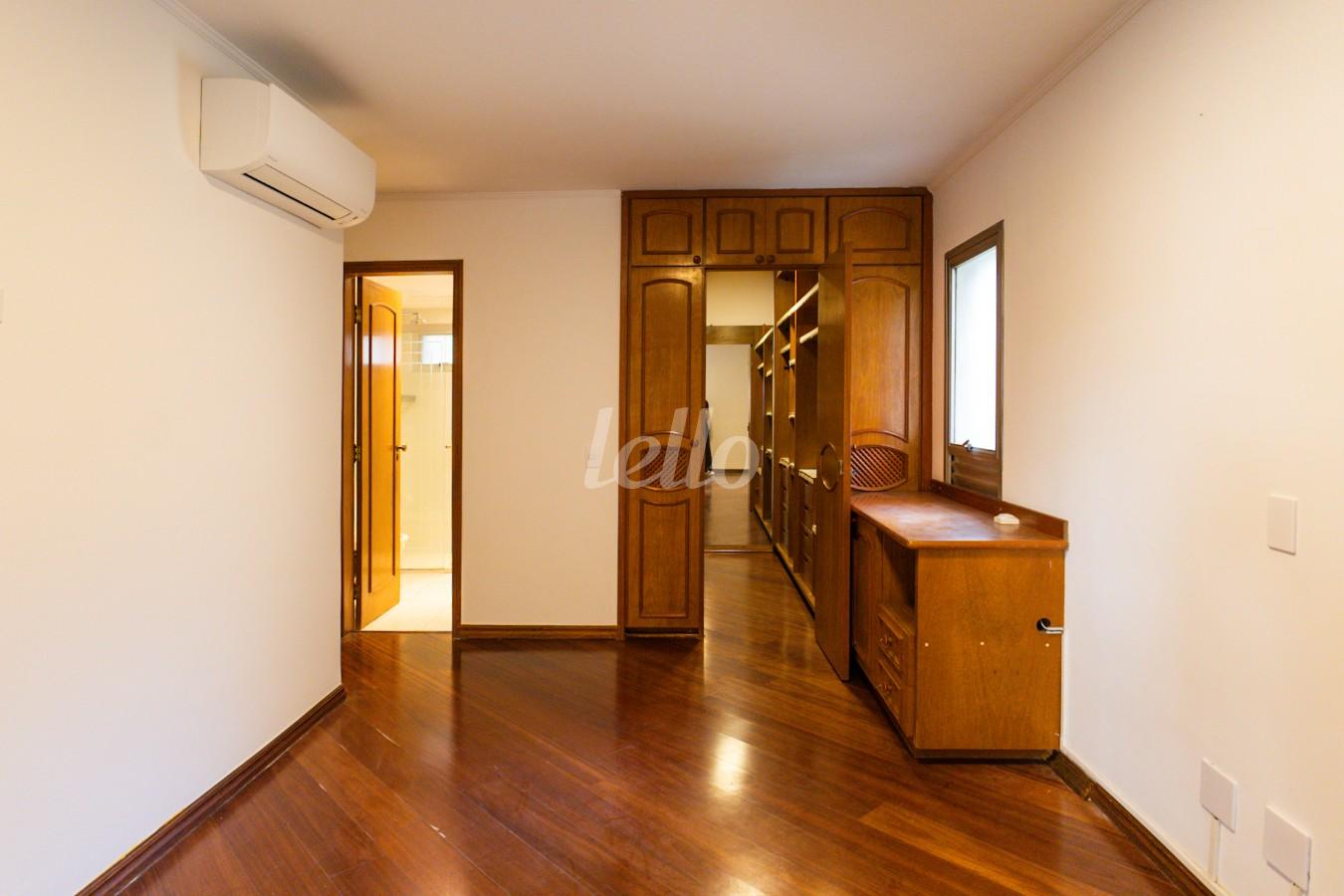 SUÍTE de Apartamento à venda, Padrão com 175 m², 3 quartos e 2 vagas em Jardim Paulista - São Paulo