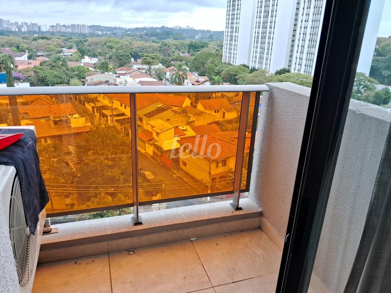 4-VARANDA-001.JPG de Apartamento para alugar, Loft com 32 m², 1 quarto e 1 vaga em Vila Madalena - São Paulo