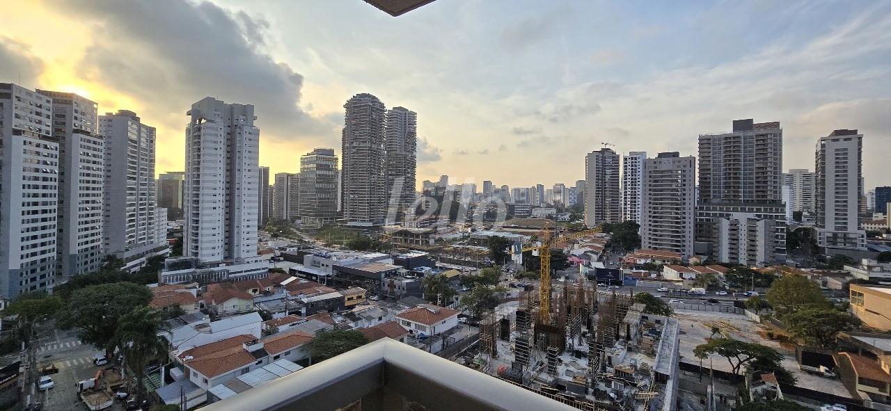 VISTA de Apartamento à venda, Padrão com 157 m², 3 quartos e 2 vagas em Jardim Das Acácias - São Paulo