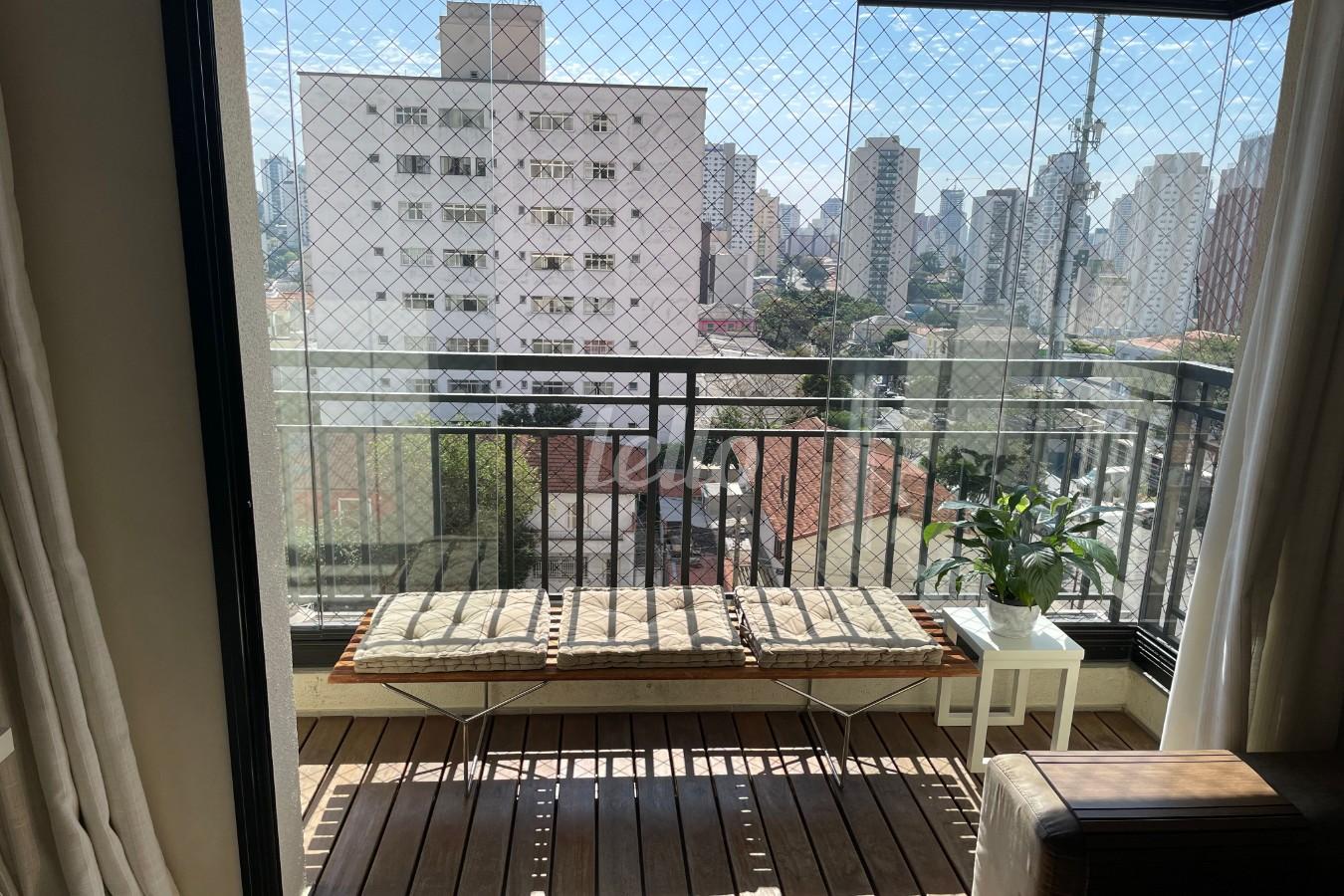 VARANDA de Apartamento à venda, Padrão com 86 m², 3 quartos e 2 vagas em Chácara Inglesa - São Paulo