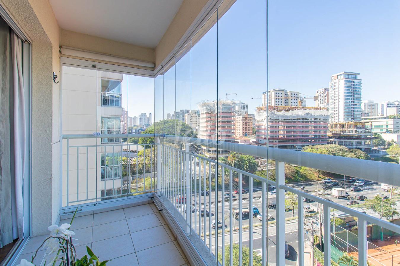 VARANDA de Apartamento à venda, Padrão com 73 m², 2 quartos e 1 vaga em Vila Clementino - São Paulo