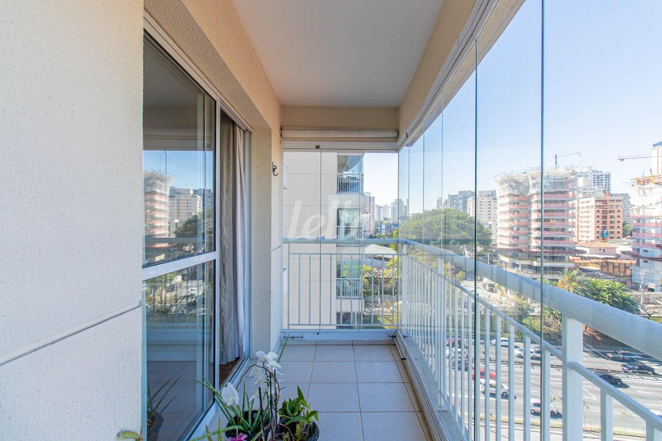 VARANDA de Apartamento à venda, Padrão com 73 m², 2 quartos e 1 vaga em Vila Clementino - São Paulo