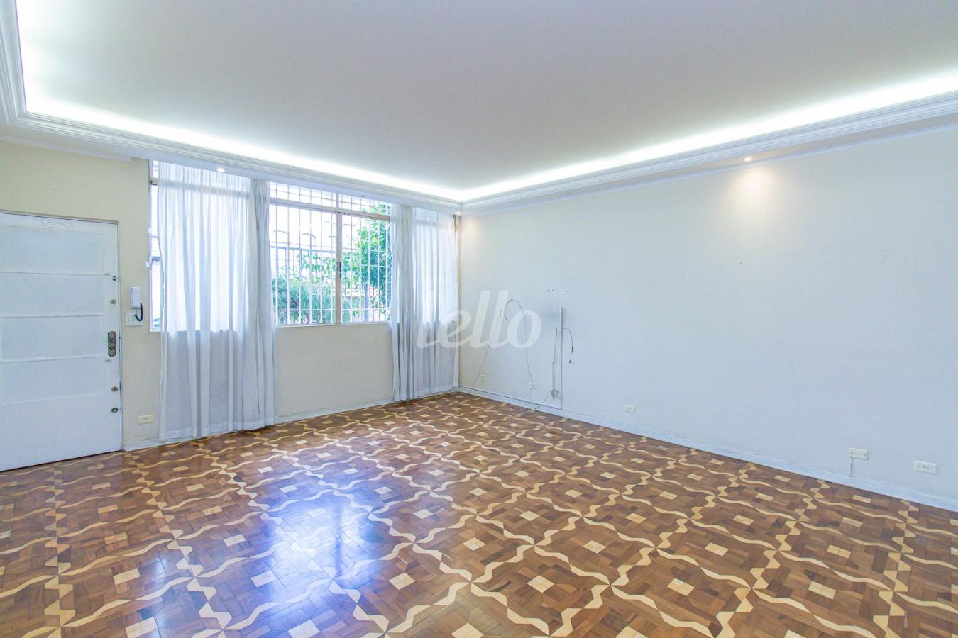 SALA de Casa à venda, sobrado com 180 m², 3 quartos e 2 vagas em Cambuci - São Paulo