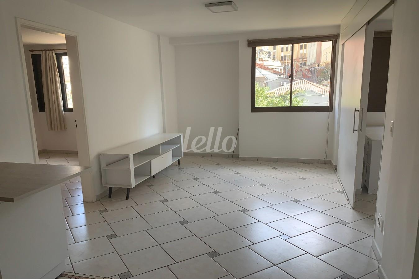 SALA de Apartamento à venda, Padrão com 65 m², 2 quartos e 1 vaga em Aclimação - São Paulo