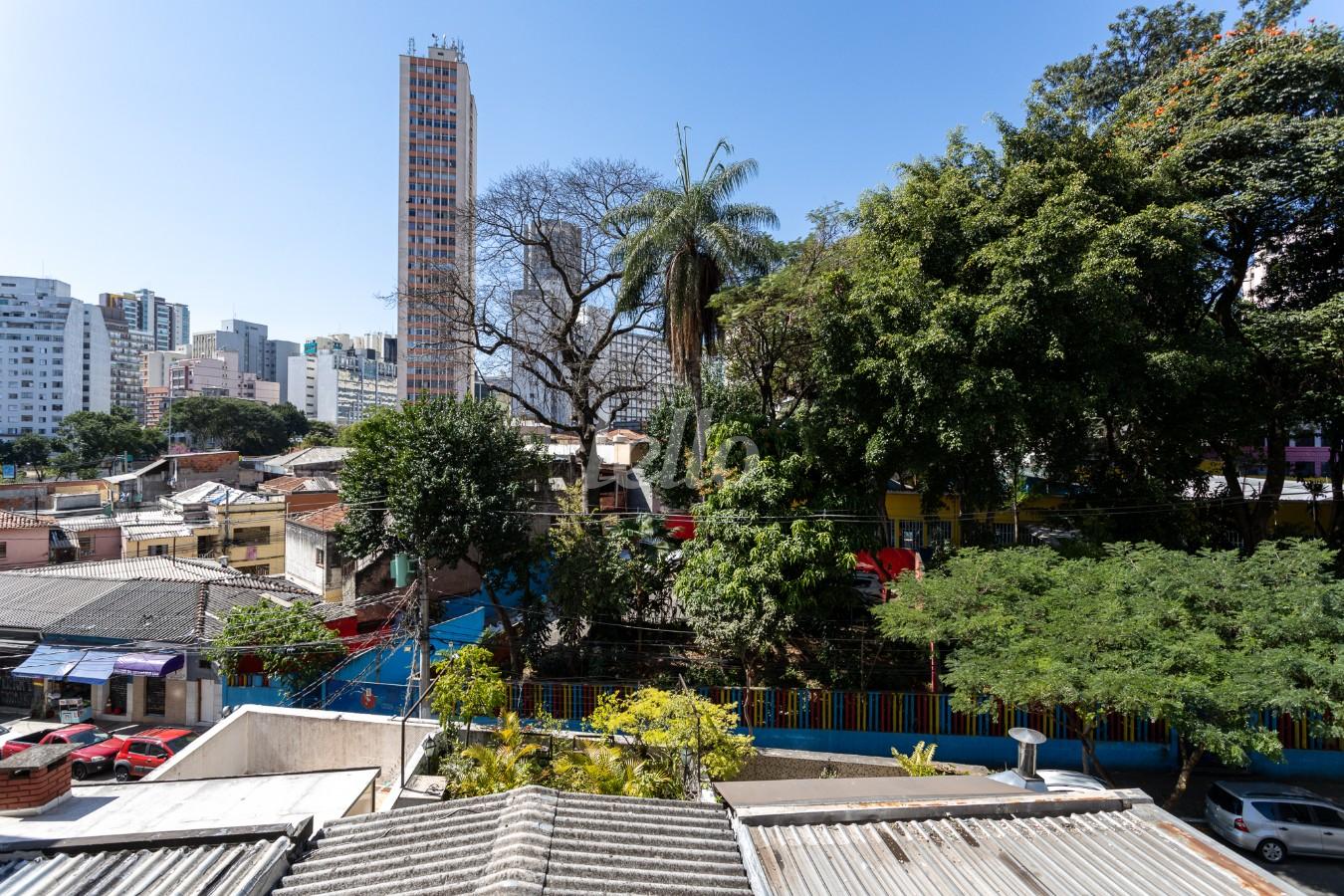 SALA/ DORMITORIO de Apartamento para alugar, Padrão com 28 m², 1 quarto e em Bela Vista - São Paulo