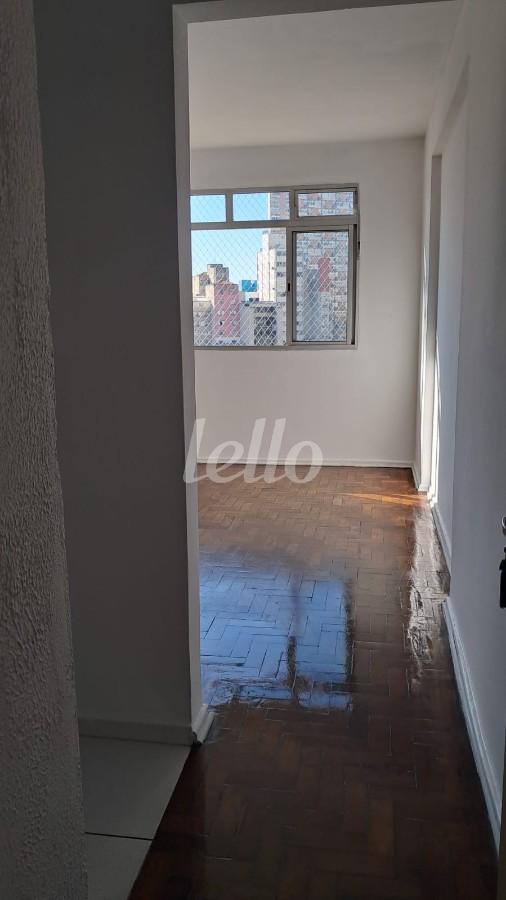 SALA de Apartamento à venda, Kitnet com 32 m², 1 quarto e em Bela Vista - São Paulo