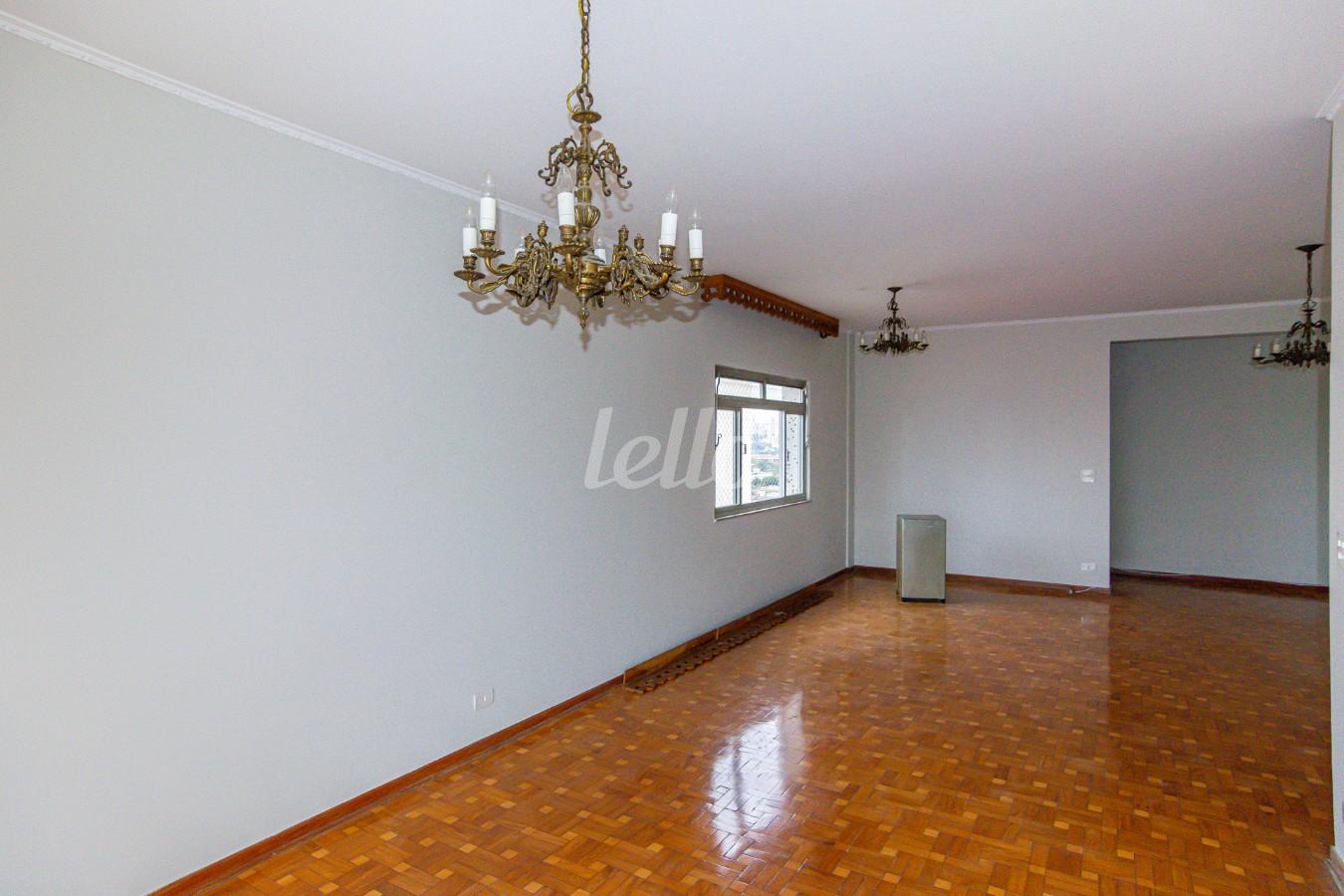 SALA de Apartamento à venda, Padrão com 157 m², 3 quartos e 1 vaga em Cambuci - São Paulo